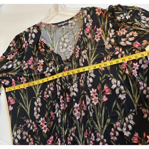 Karl Lagerfeld Floral Top Size 2X Knit V-Neck - Picture 8 of 9